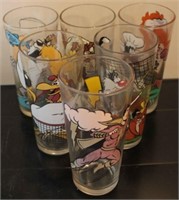 6pc Looney Tunes & Mamel Collector glasses