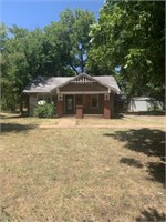 8/12 Traditional Home on 4 Lots | 3 BDRM, 3 BA, Walters, OK