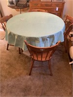 Kitchen Table/Chairs With 2 Leaves