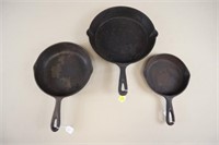 (3) CAST IRON SKILLETS LOT: