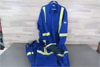 PAIR OF COVERALLS C/W GLOVES