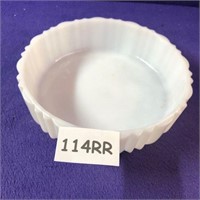 Milk Glass serving round bowl 7x2 114RR