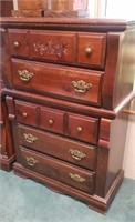 Chest of drawers 5 drawers approx size is 38 x 63