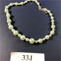 Neckless pearl like see photo 33-J