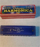 Deluxe harmonica