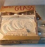 Federal glass company snack set