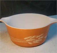 Pyrex wheat pattern orange bowl 1.5 quart