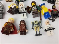 +20 figurines LEGO dont G. Grievous, Jango Fett