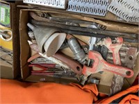 chain repair tools crowbars knives