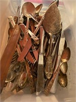 Mixed lot of dining and serving silver utensils
