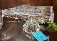 Beautiful vintage glass pedestal cake plate