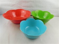 Set of 3 Color Plastic Bowls