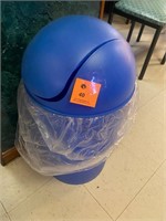 Blue medium trash can with lid