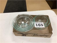 5 Pyrex bowls