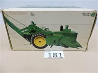 ERTL 4020 Tractor with 237 Corn Picker NIB