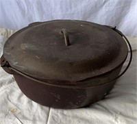 #12 cast iron dutch oven U.S.A.