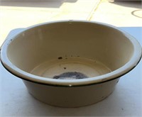 18" graniteware cream & green wash basin