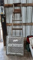 6' Wood Step Ladder & Child Safty Gate