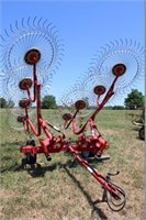 Gehl wheel rake