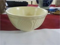 Pottery early 3" bowl