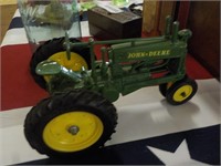 John Deere Ertl tractor