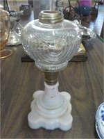 Vintage 8" oil lamp