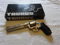 Taurus Tracker .22 LR 7-Shot