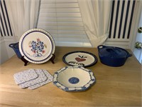 8 PIECES OF BLUE AND WHITE POTTERY-SEAGROVE & MORE