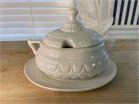 SOUP TUREEN AND PLATES
