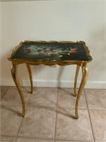 SMALL GOLD TABLE