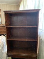 Small wood bookcase 3 shelves 36Tx24.5Wx9D