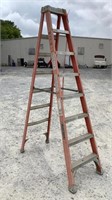 Louisville 8' Fiberglass Step Ladder