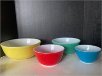Primary colors Pyrex nesting bowls