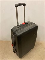 Antler. hard shell small suitcase. No key.
