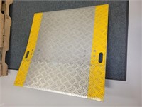 Diamond Plate Portable Ramp-36x36x8"