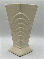 Vintage McCoy Ivory Pottery Fan Ribbon Pattern Vas