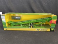 John Deere Hay Elevator, 1/16 scale, adjustable