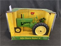 John Deere styled A tractor, 1/16 scale, Ertl Co.