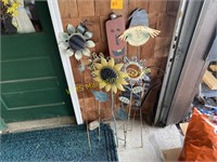 Lawn Art & Wall Hangings