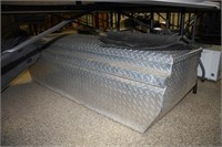 Diamond Plated Toolbox w/floor mats