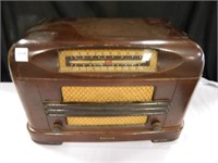 Philco Radio; Model #46-132; Vintage;