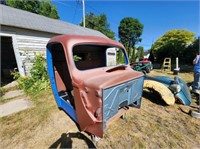 1946 FORD CAB WITH DOORS