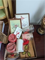 Tray lot of cardinal items
