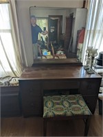Vanity with mirror 7 stool