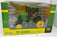 John Deere 7215R 7R series tractor