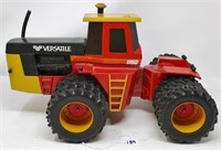 Versatile 1150 4WD tractor with triple duals