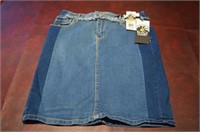 Black Daisy Denim Skirt Size 7/28 Retail $44