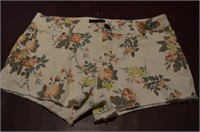 Mine Flower Print Shorts Size Large