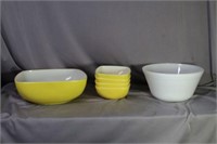 Lot of oven ware