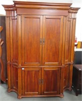 HOOKER FURN. MAHOGANY ENTERTAINMENT CABINET